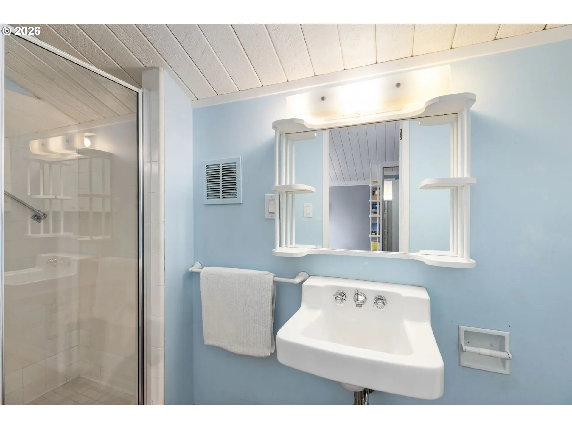 Bathroom, Attached-Upper