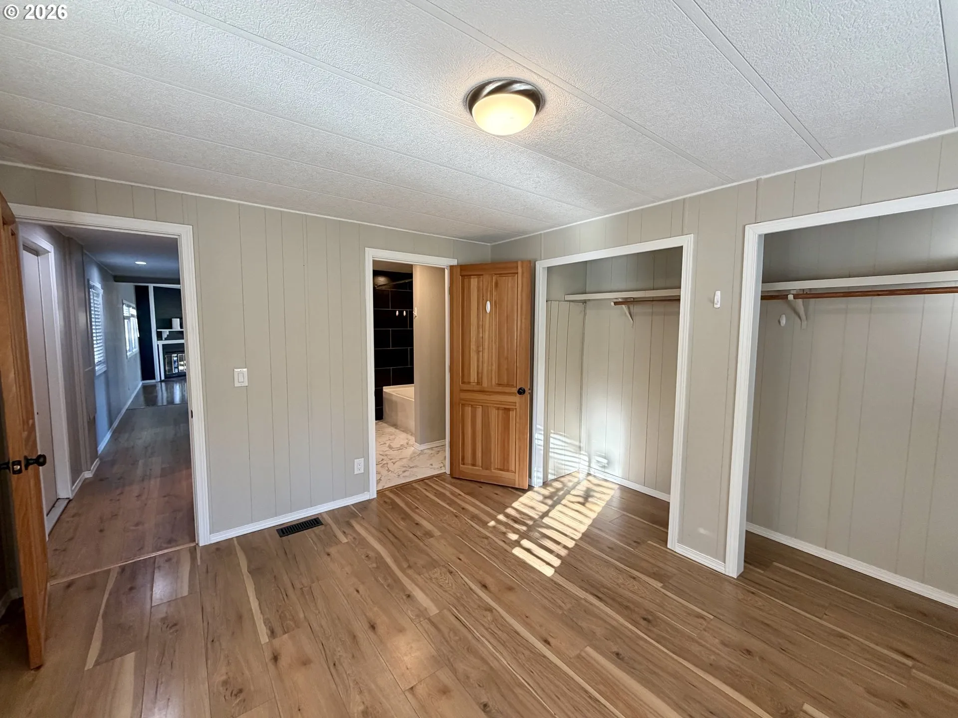 Bedroom, Primary