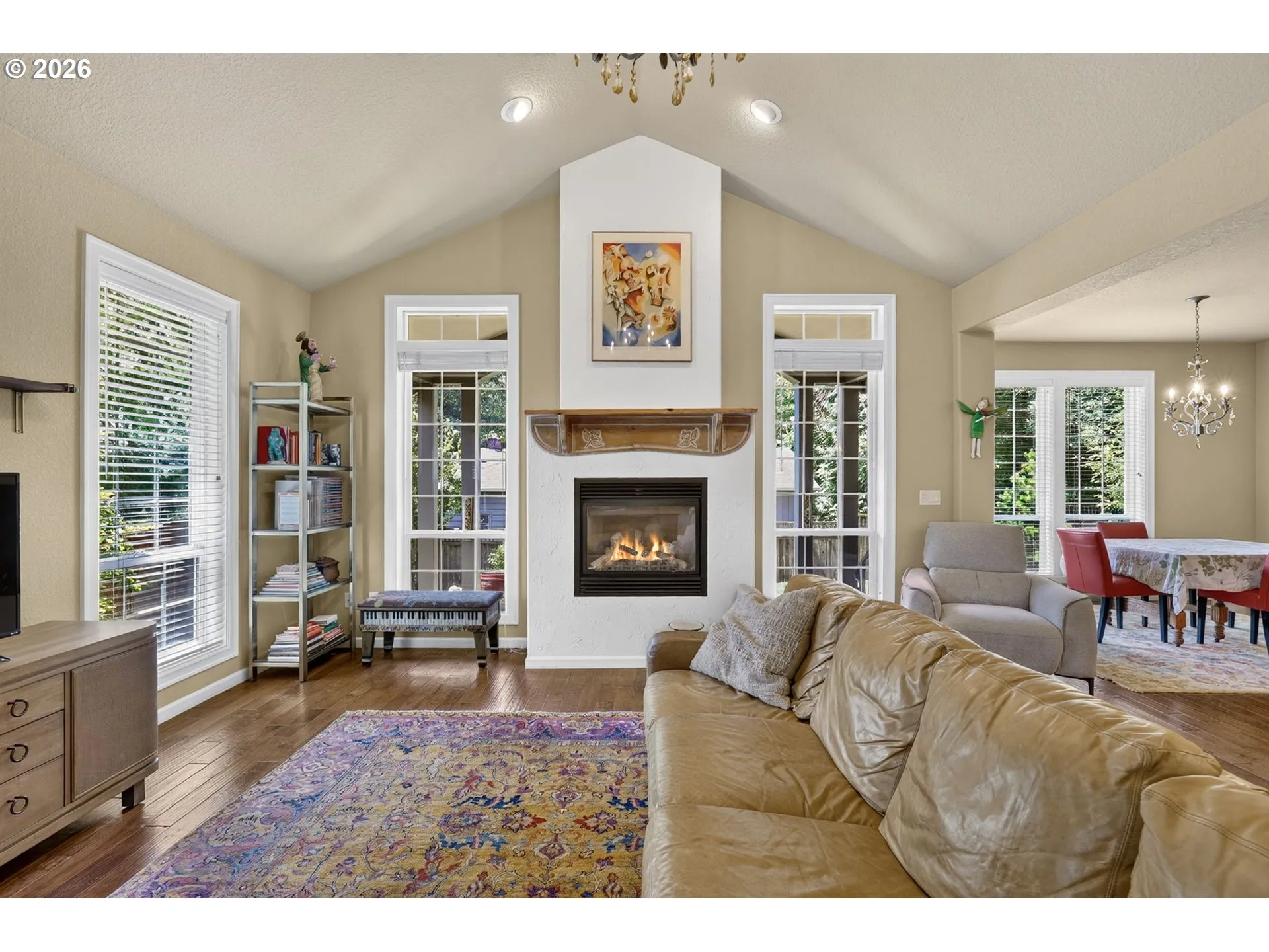 Living Room-Vaulted Ceilings