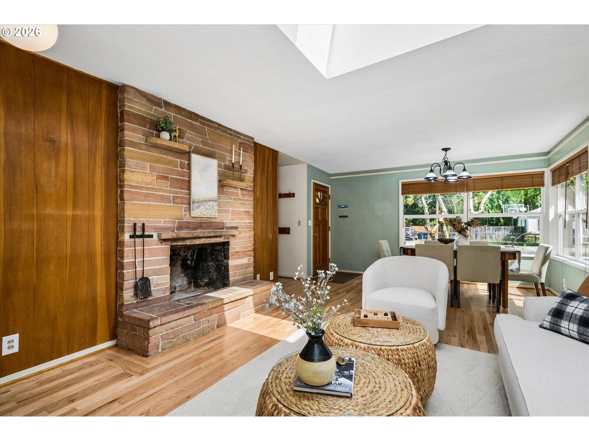 Living Room-Fireplace