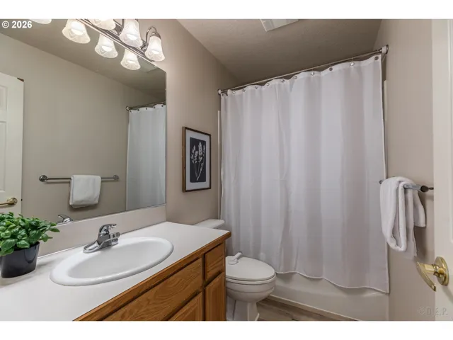 Bathroom-Upper