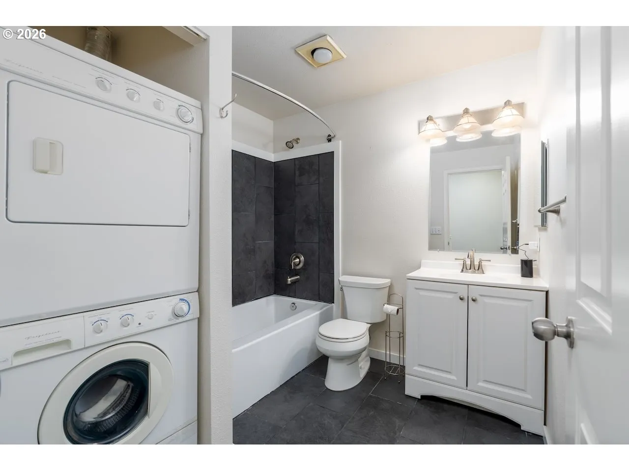 Bathroom-Upper