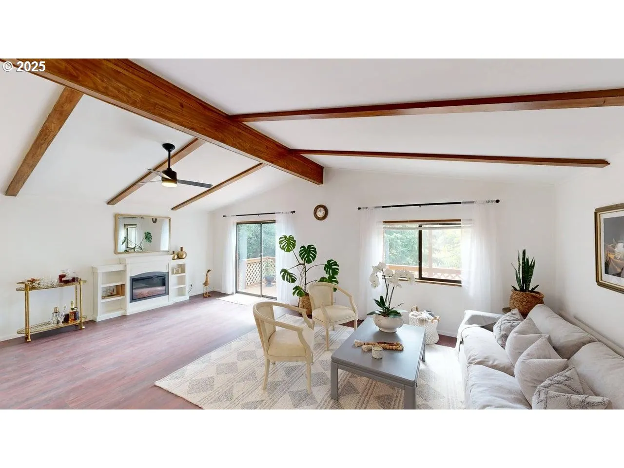 Living Room-Vaulted Ceilings