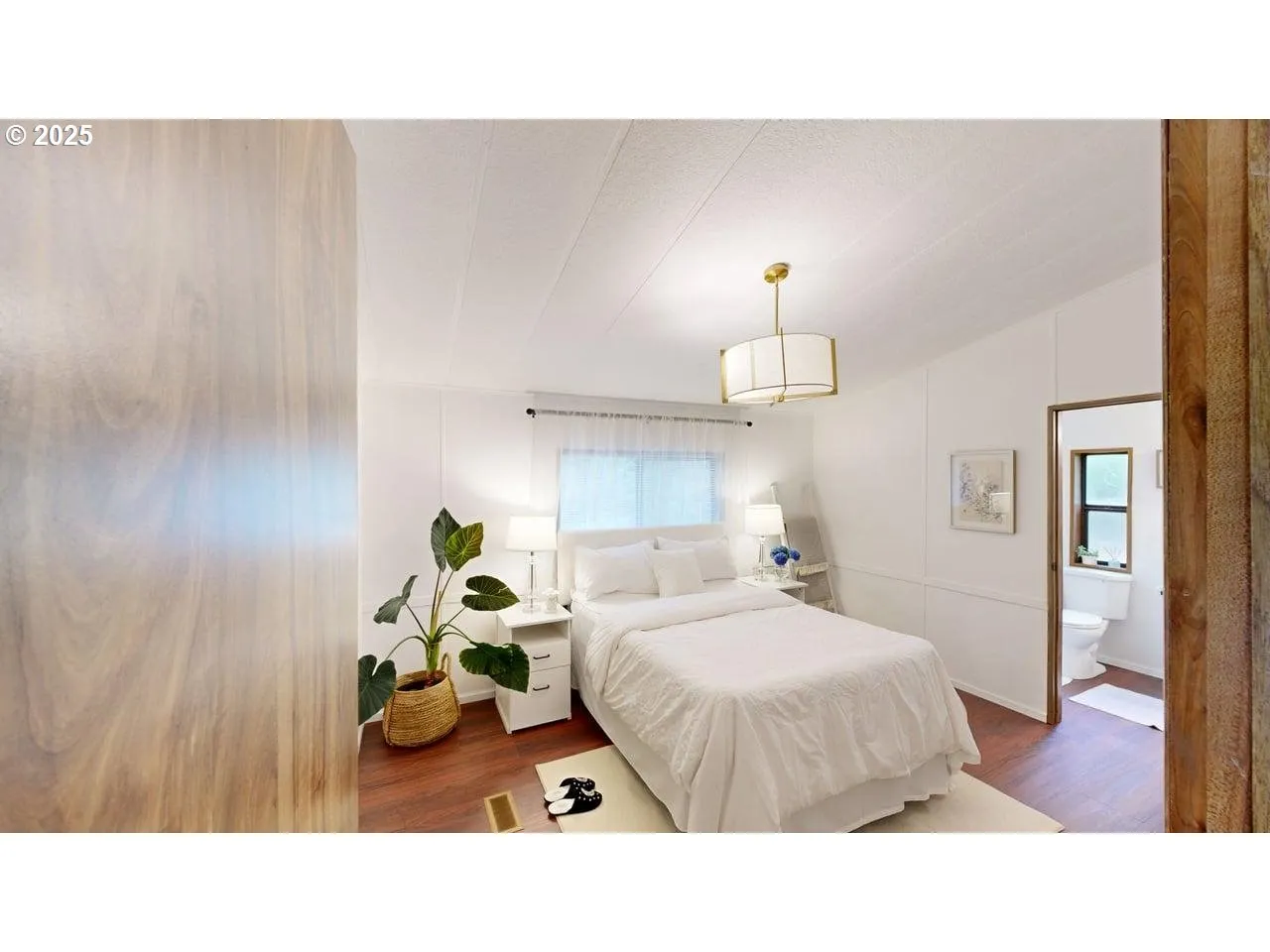 Bedroom, Primary