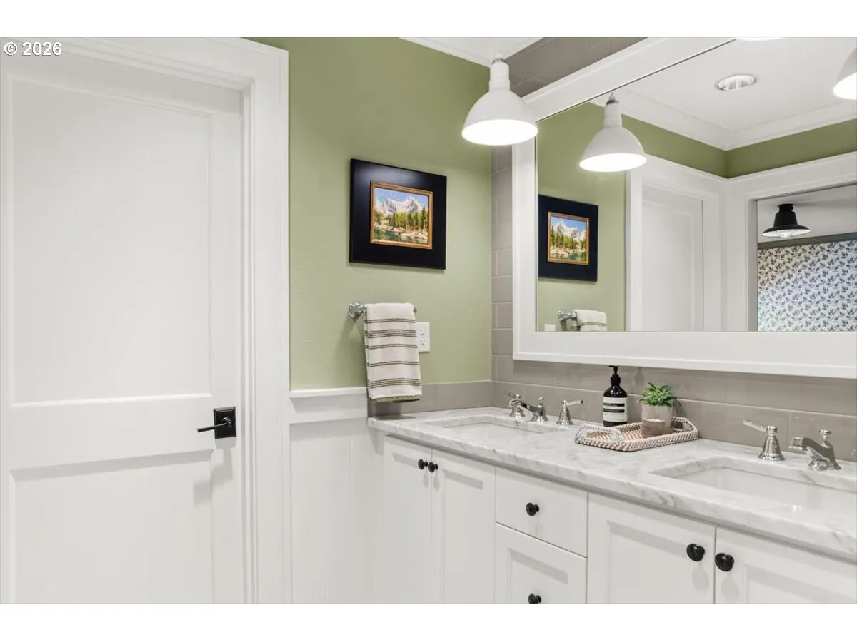 Bathroom, Attached