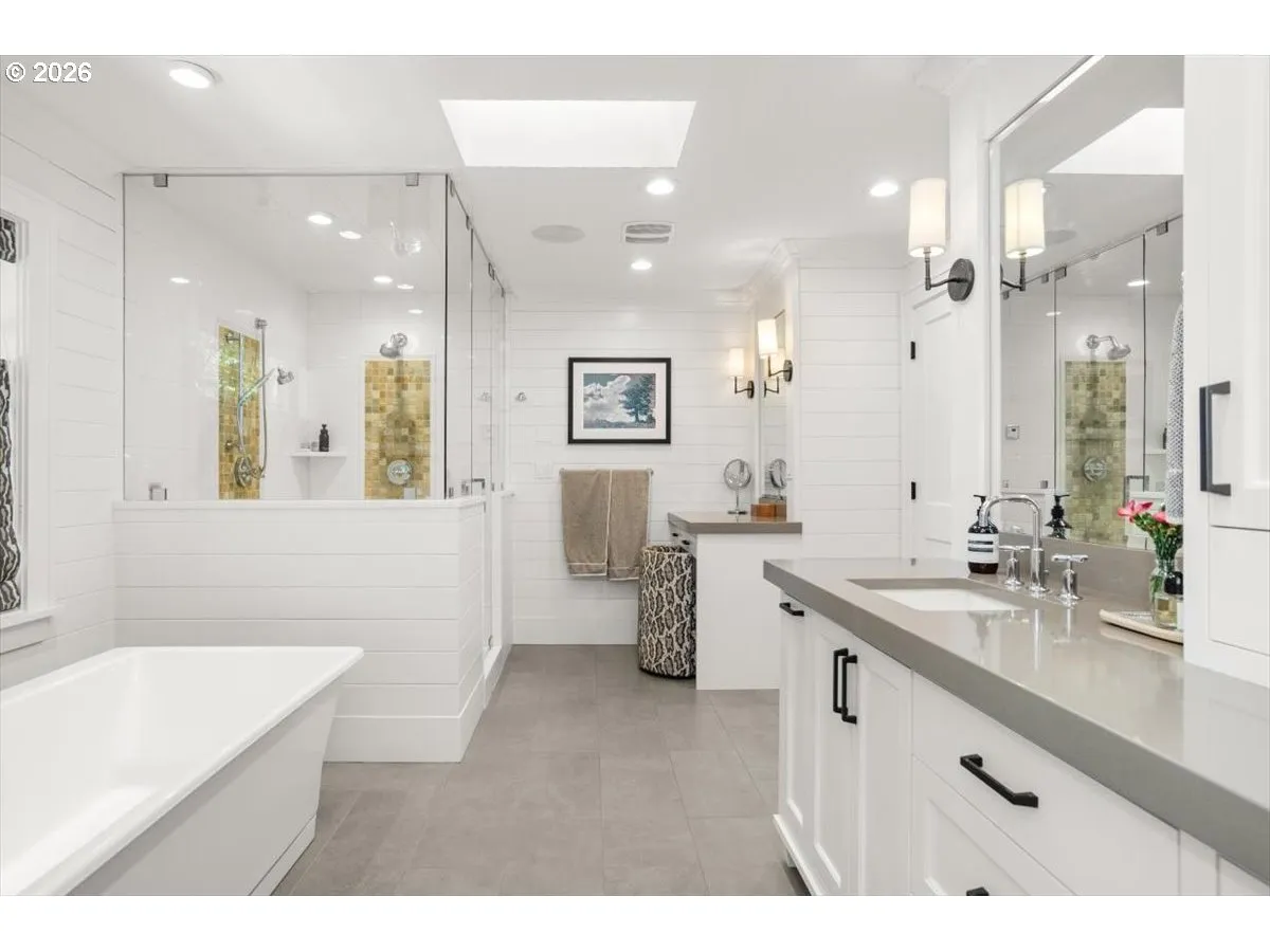 Primary Bedroom-Attached Bathroom