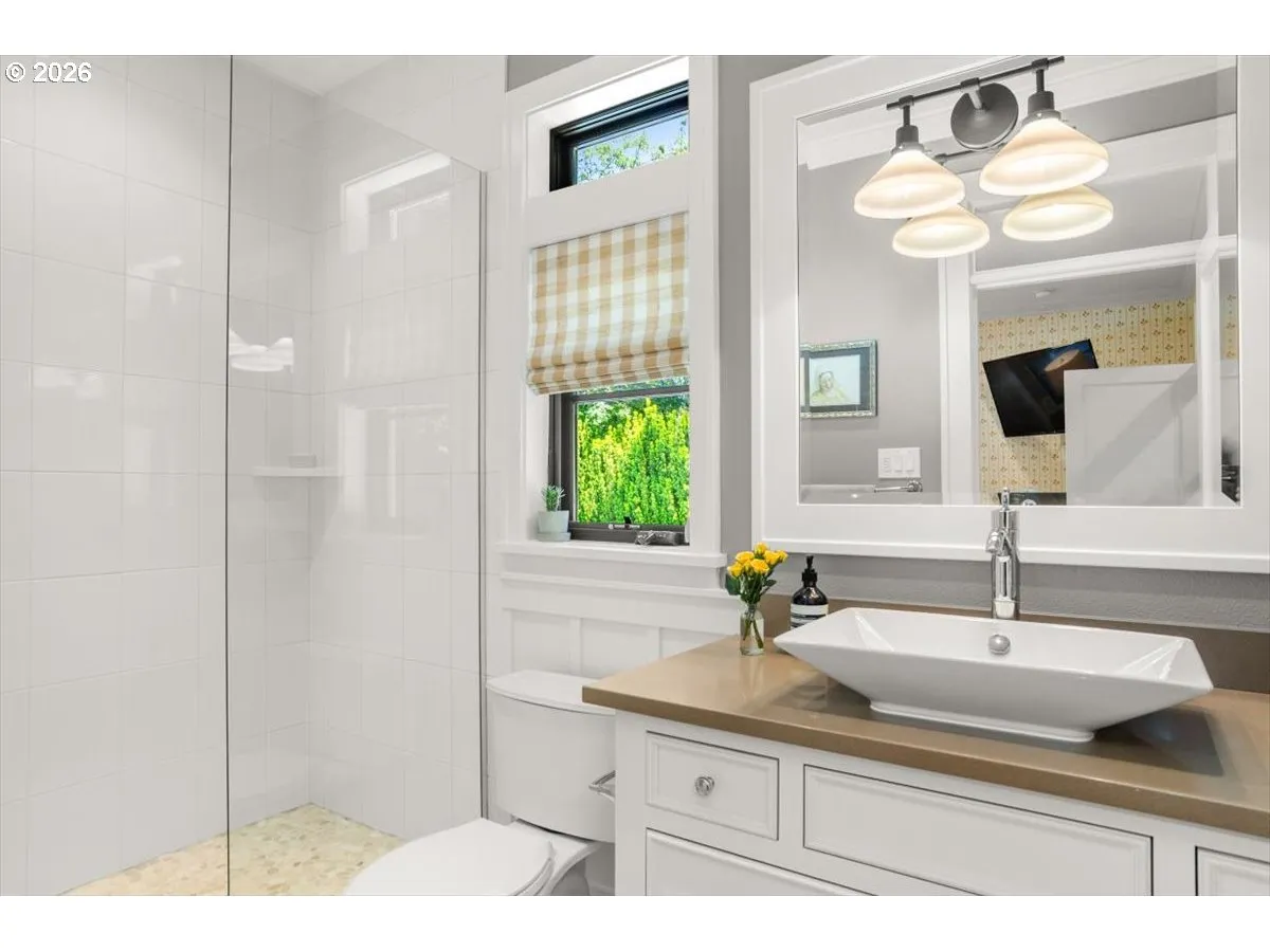 Bathroom, Attached