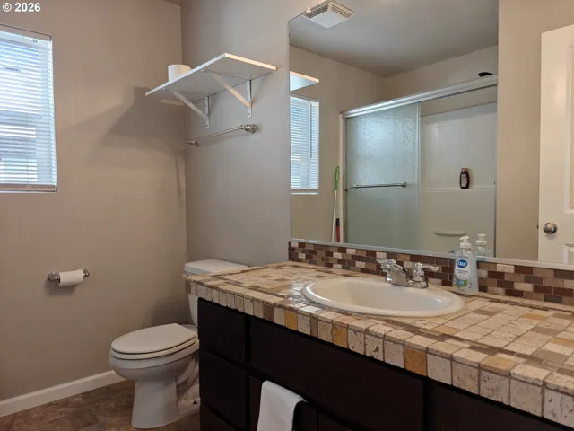 Bathroom-Upper