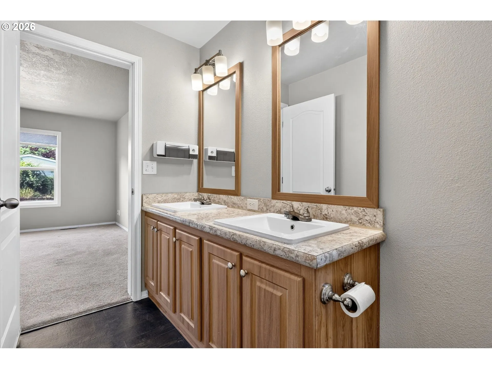 Bathroom, Attached