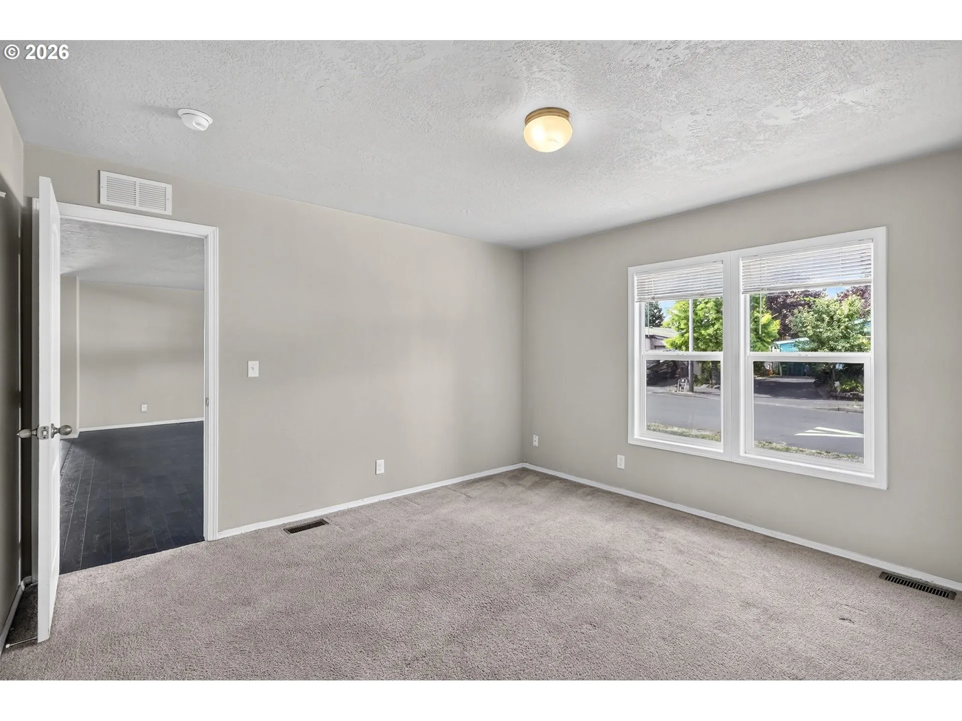 Bedroom, Primary