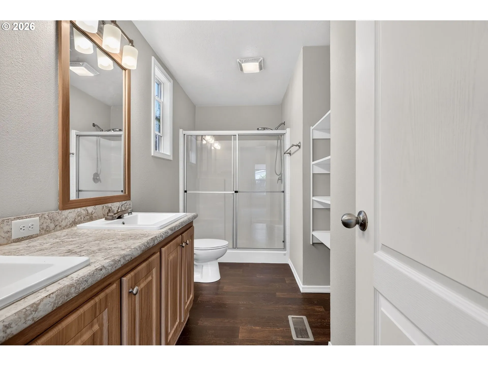 Bathroom, Attached