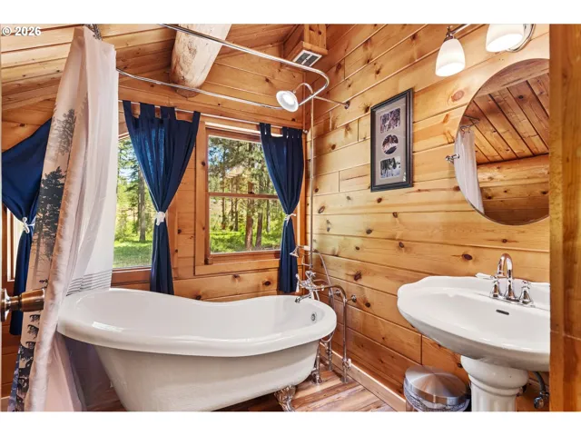 Bathroom-Upper