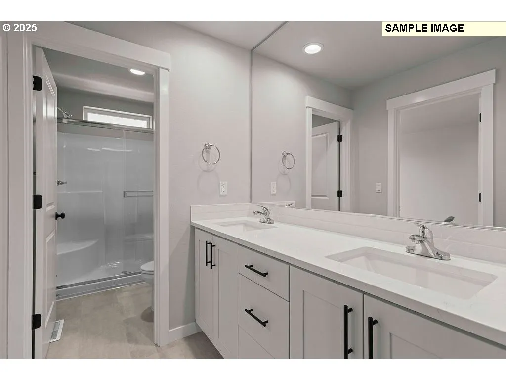 En Suite Bathroom-Upper