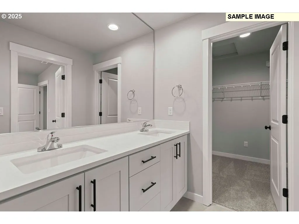 En Suite Bathroom-Upper