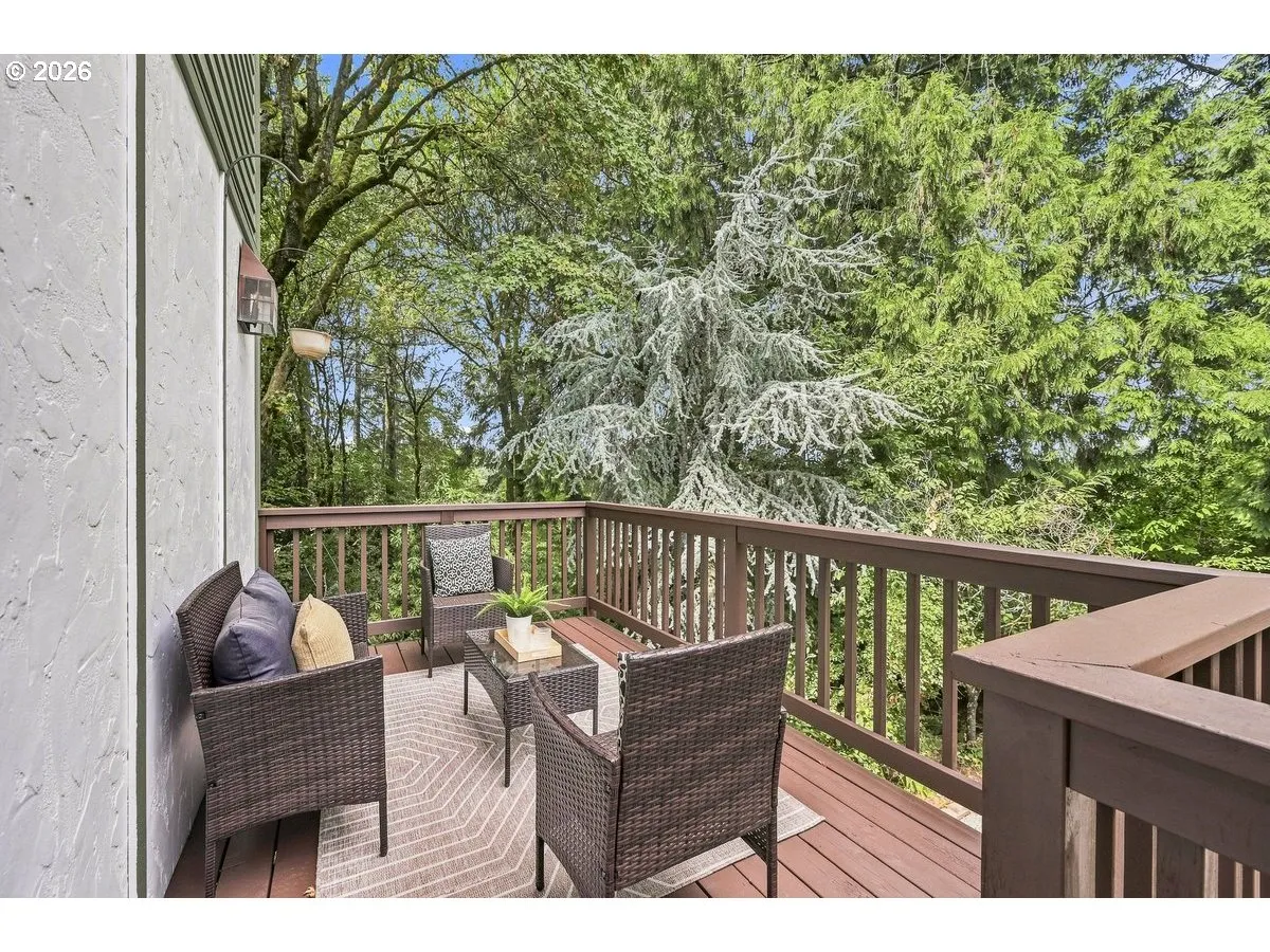 Balcony-NW Facing