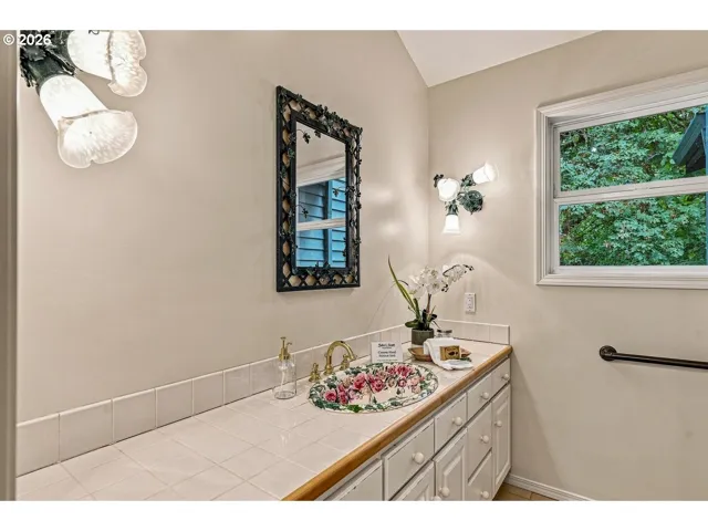 Bathroom, Attached-Upper