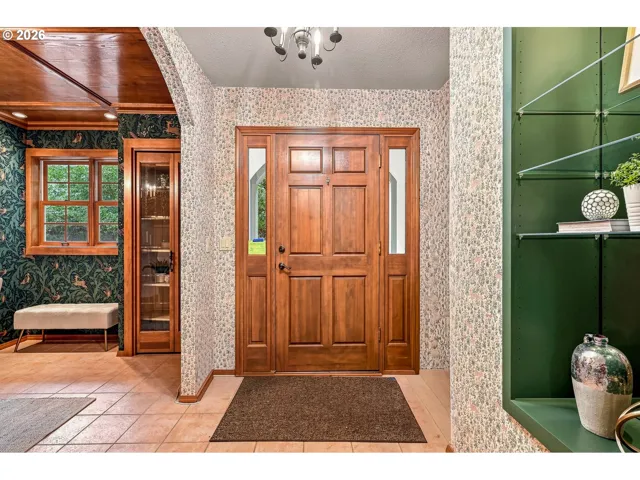 Entrance/Foyer