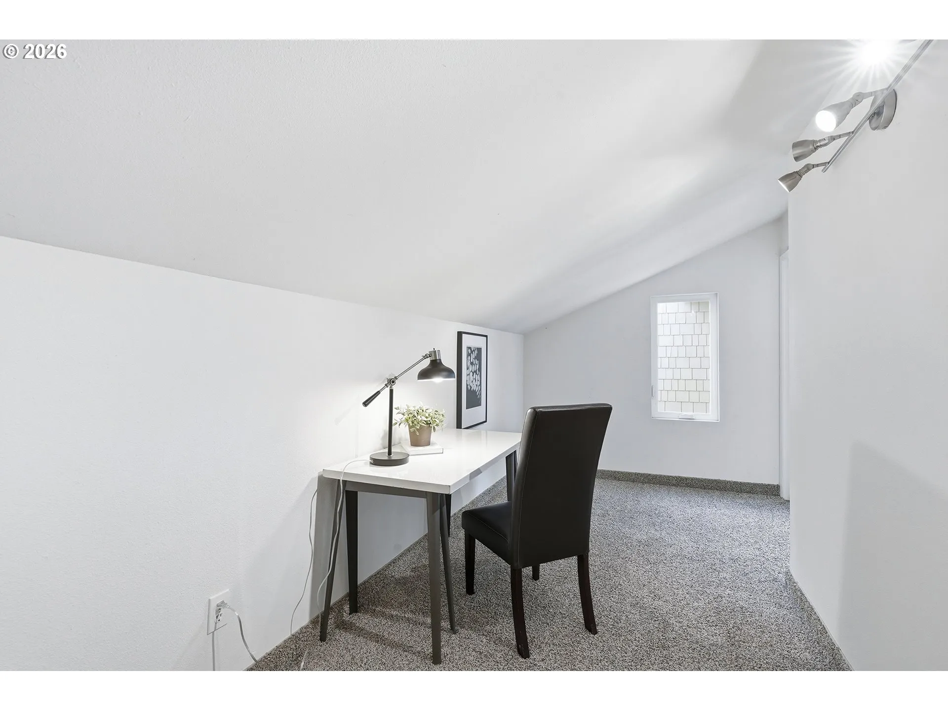 Den/Office-Upper