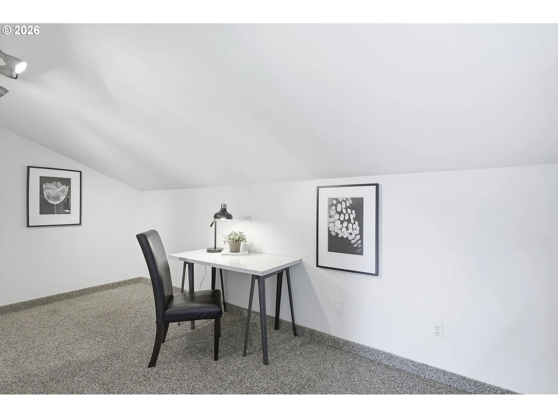 Den/Office-Upper