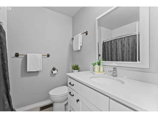 Bathroom-Upper