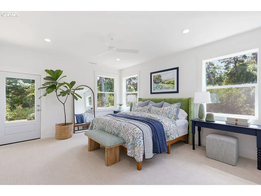 Bedroom, Owner's Suite-Main