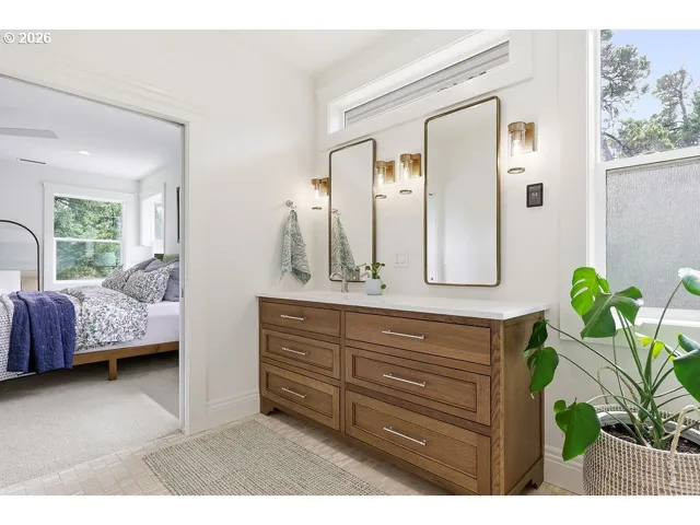 Bathroom, Attached