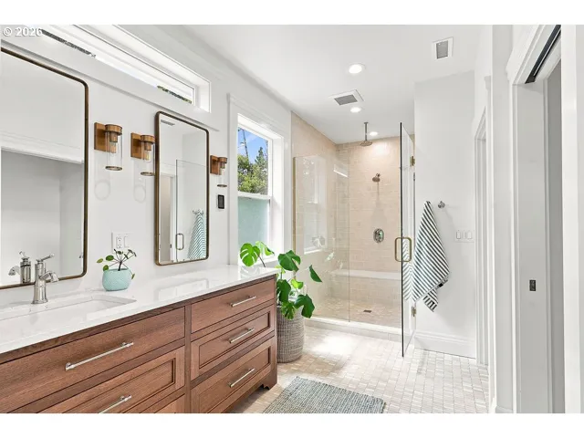 Bathroom, Attached