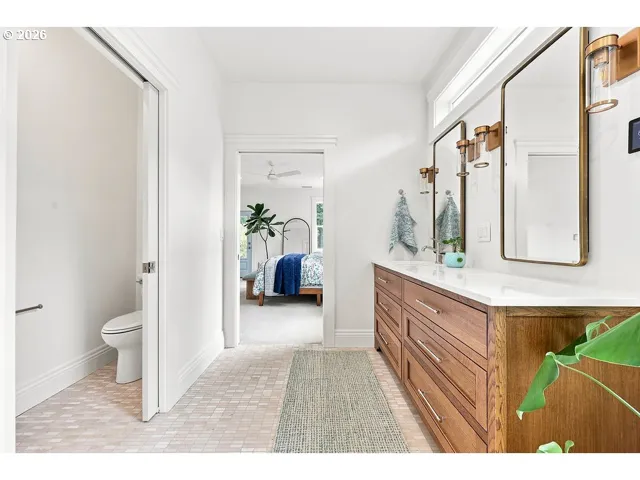 Bathroom, Attached