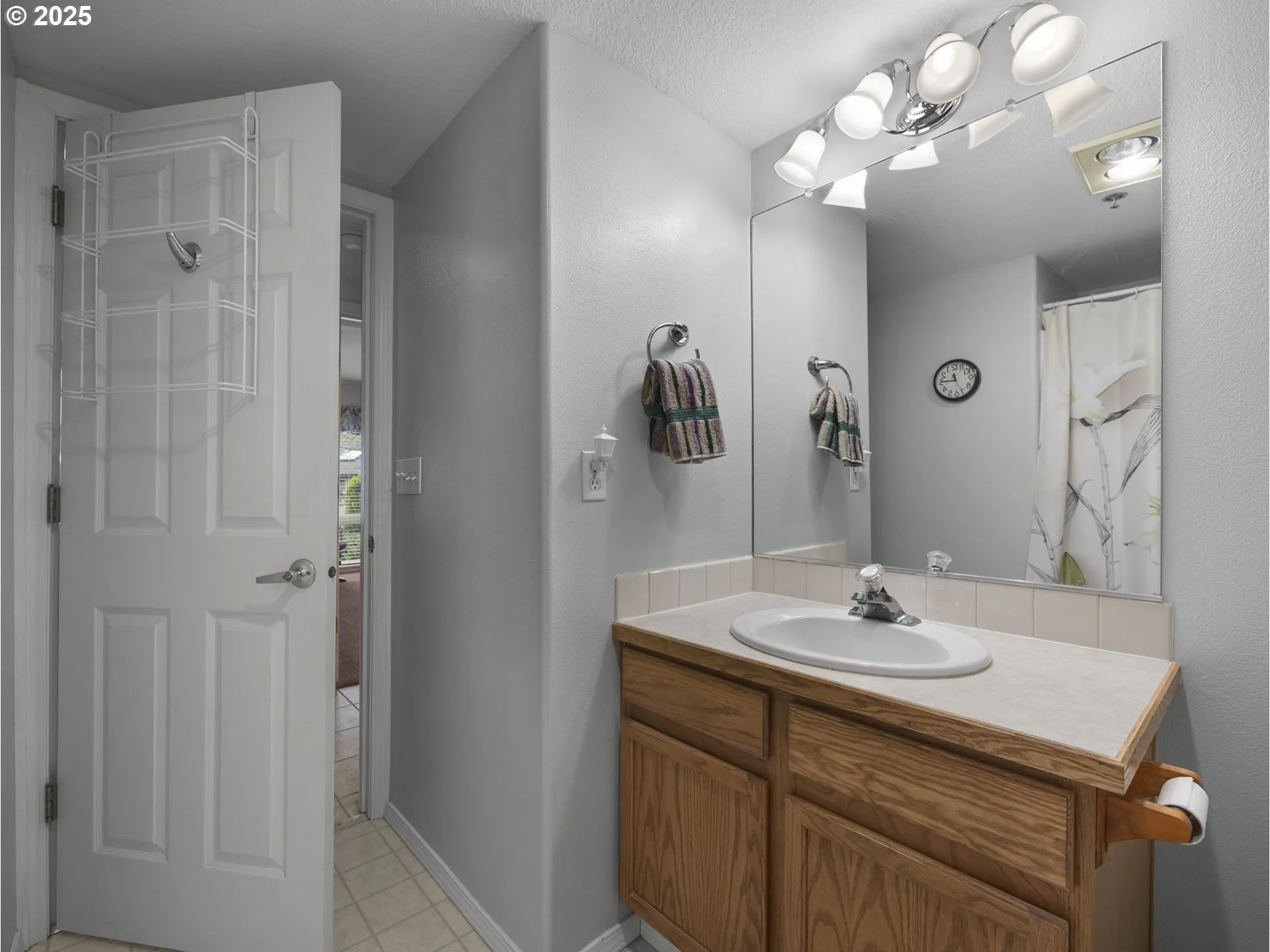 Bathroom-Hall