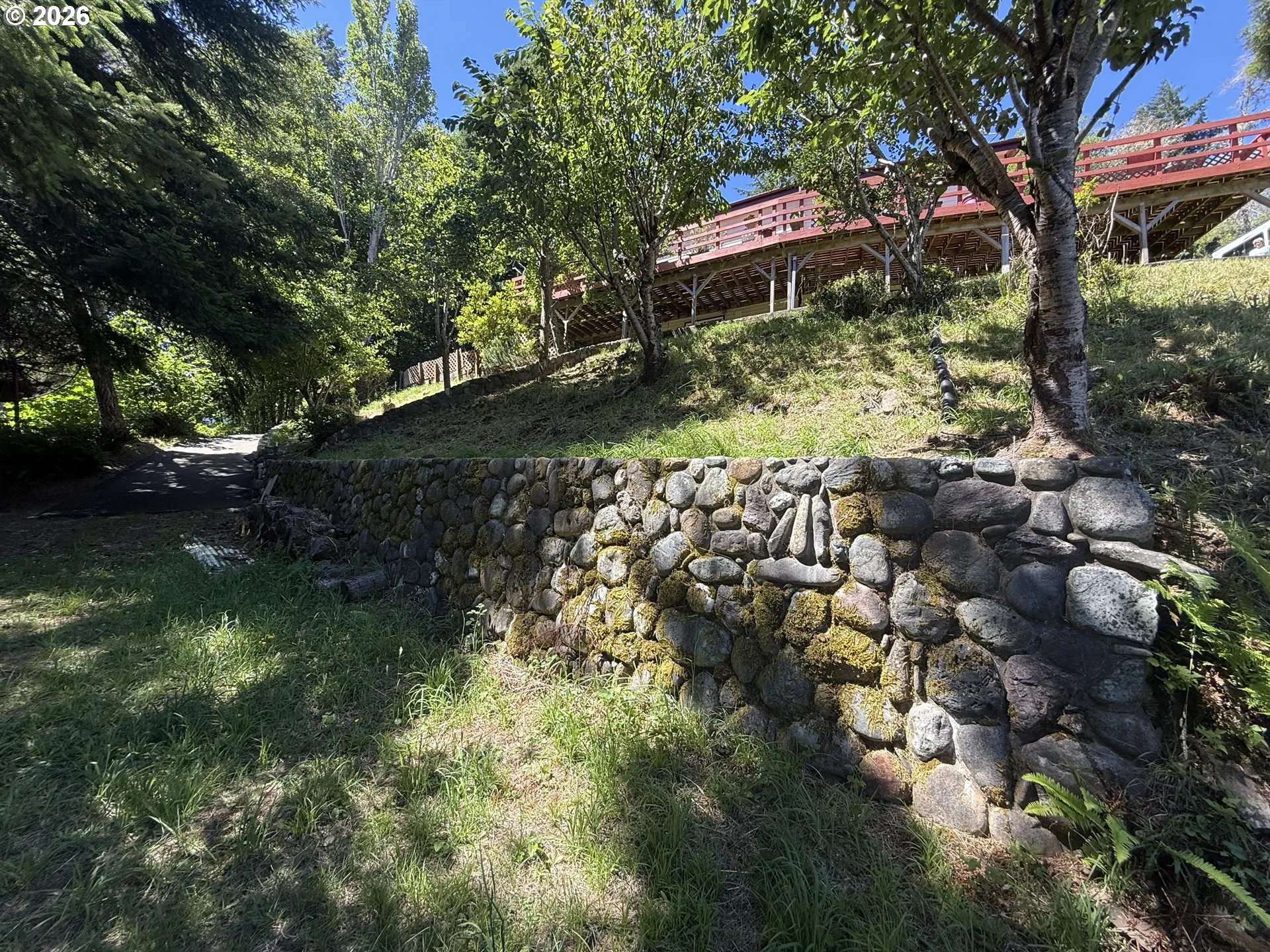 Yard-Back