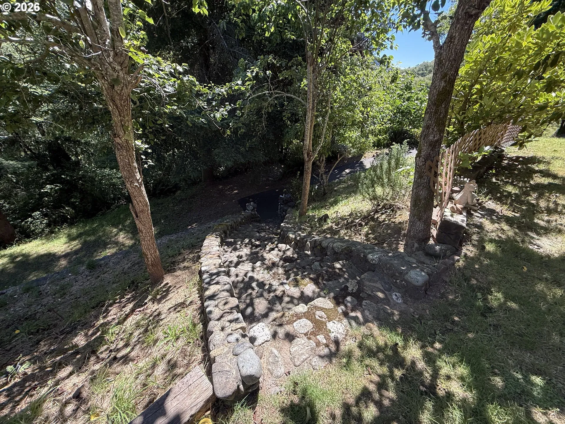 Yard-Back