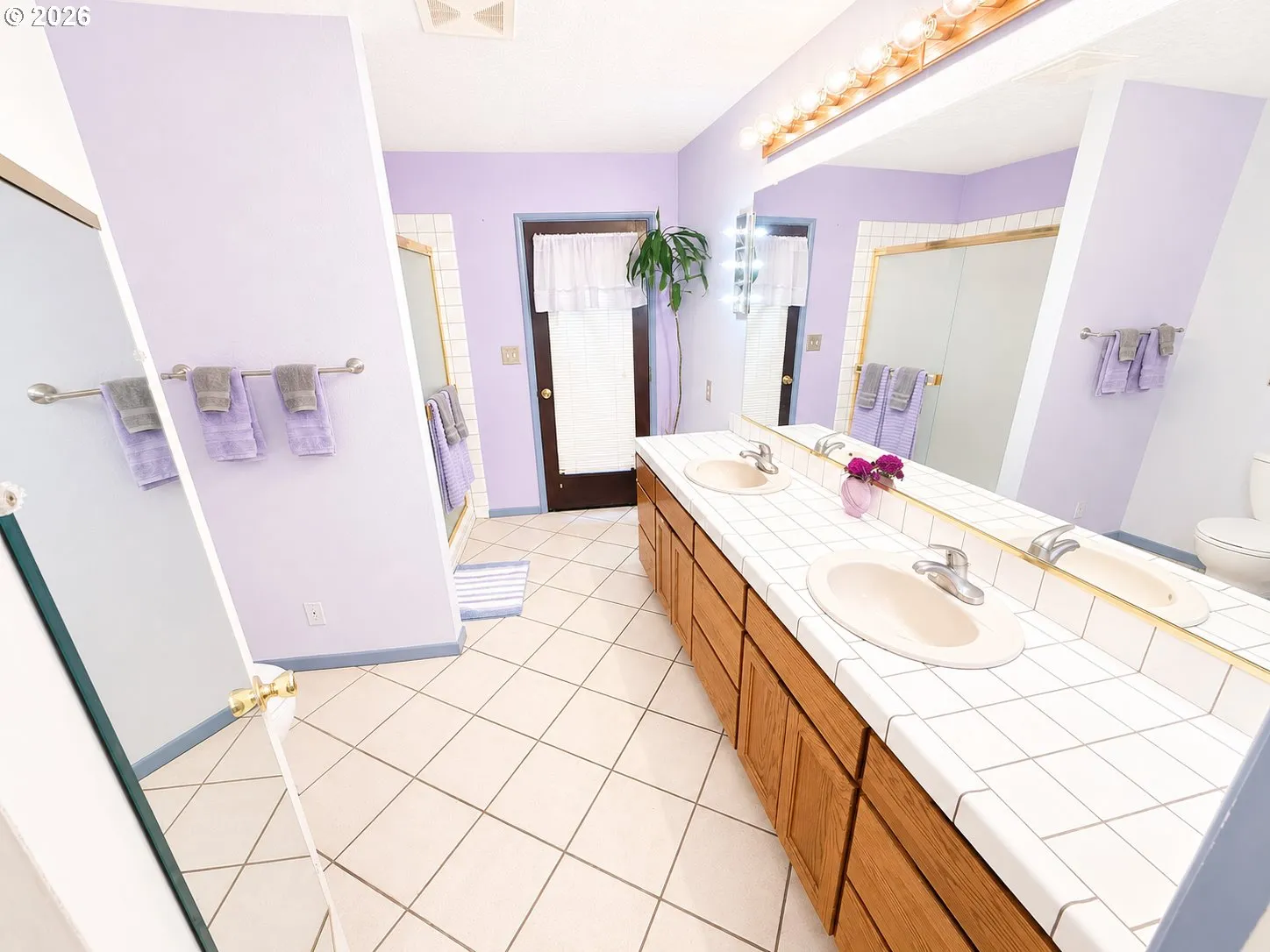 Bathroom-Upper