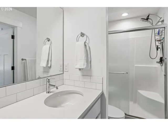 Bathroom-Walk in Shower