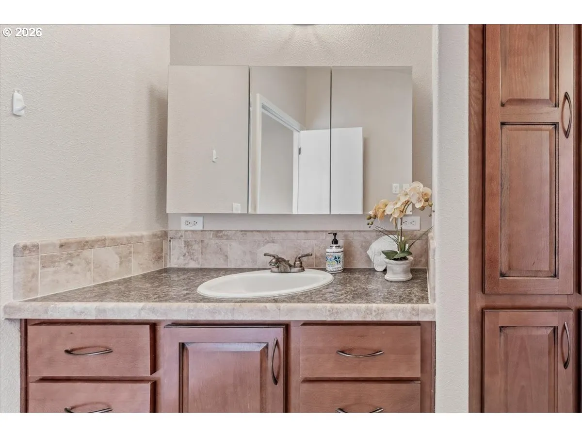 Bathroom, Attached