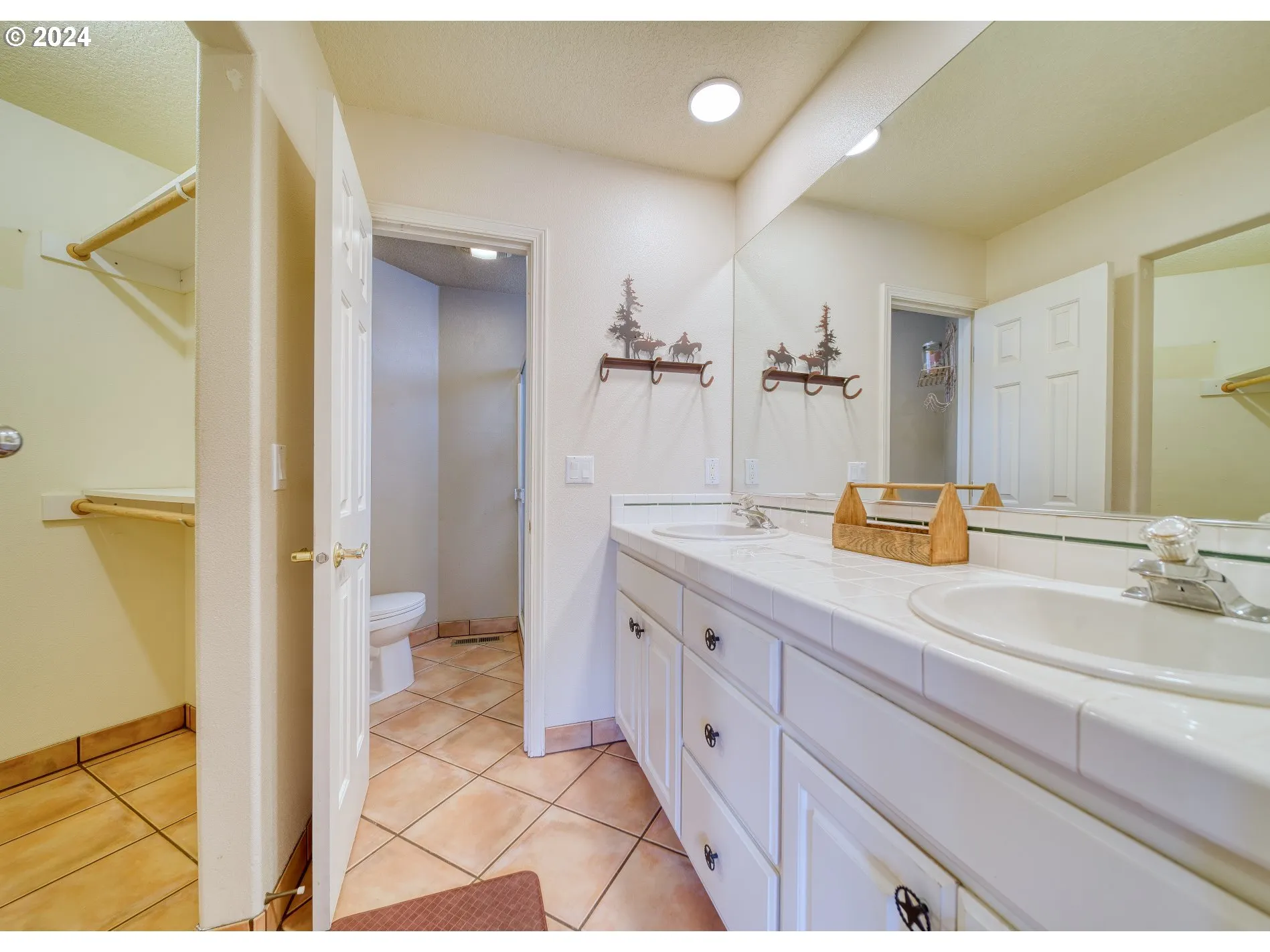 Bathroom, Attached