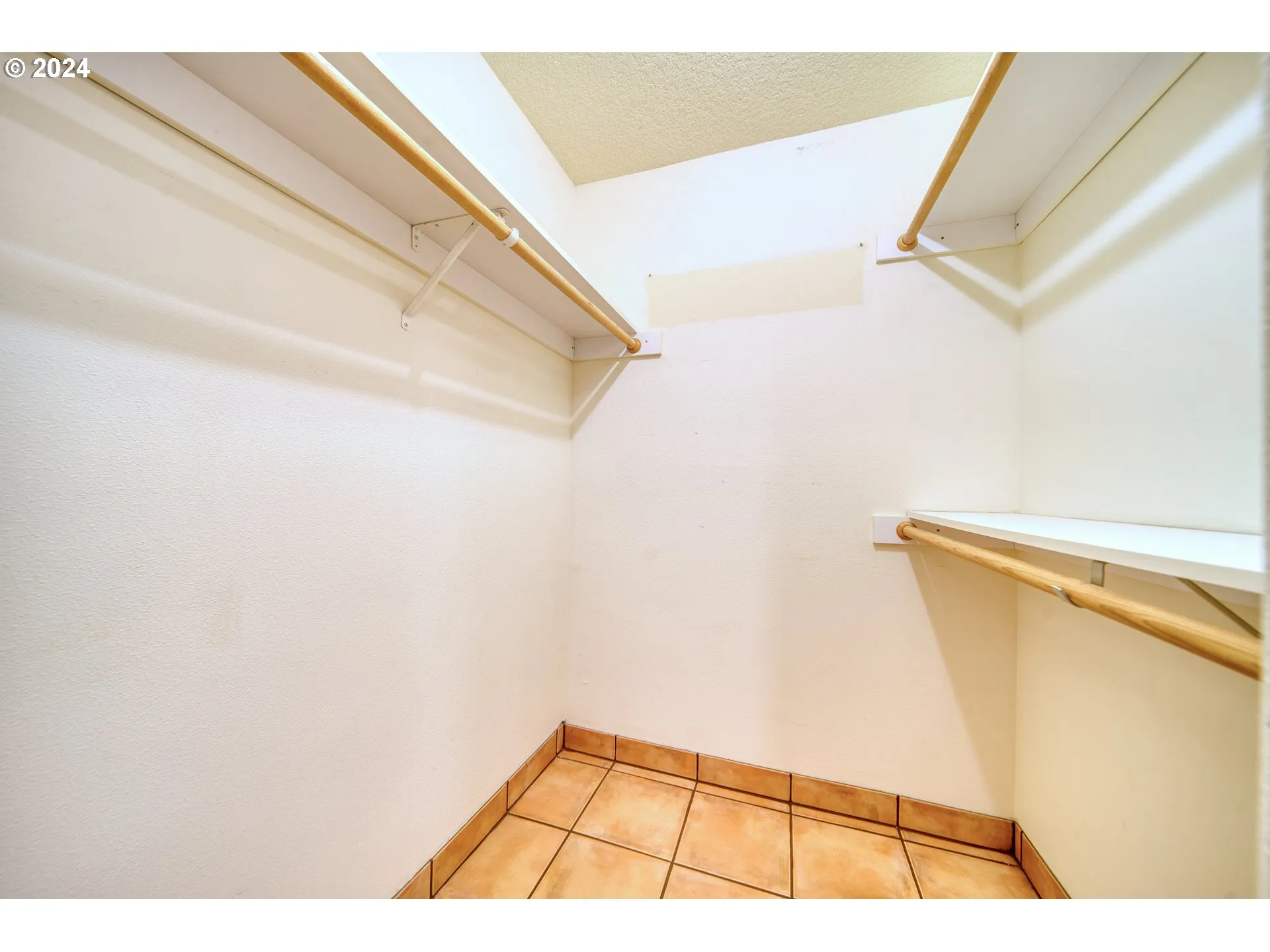 Bedroom, Primary-Walk-In Closet
