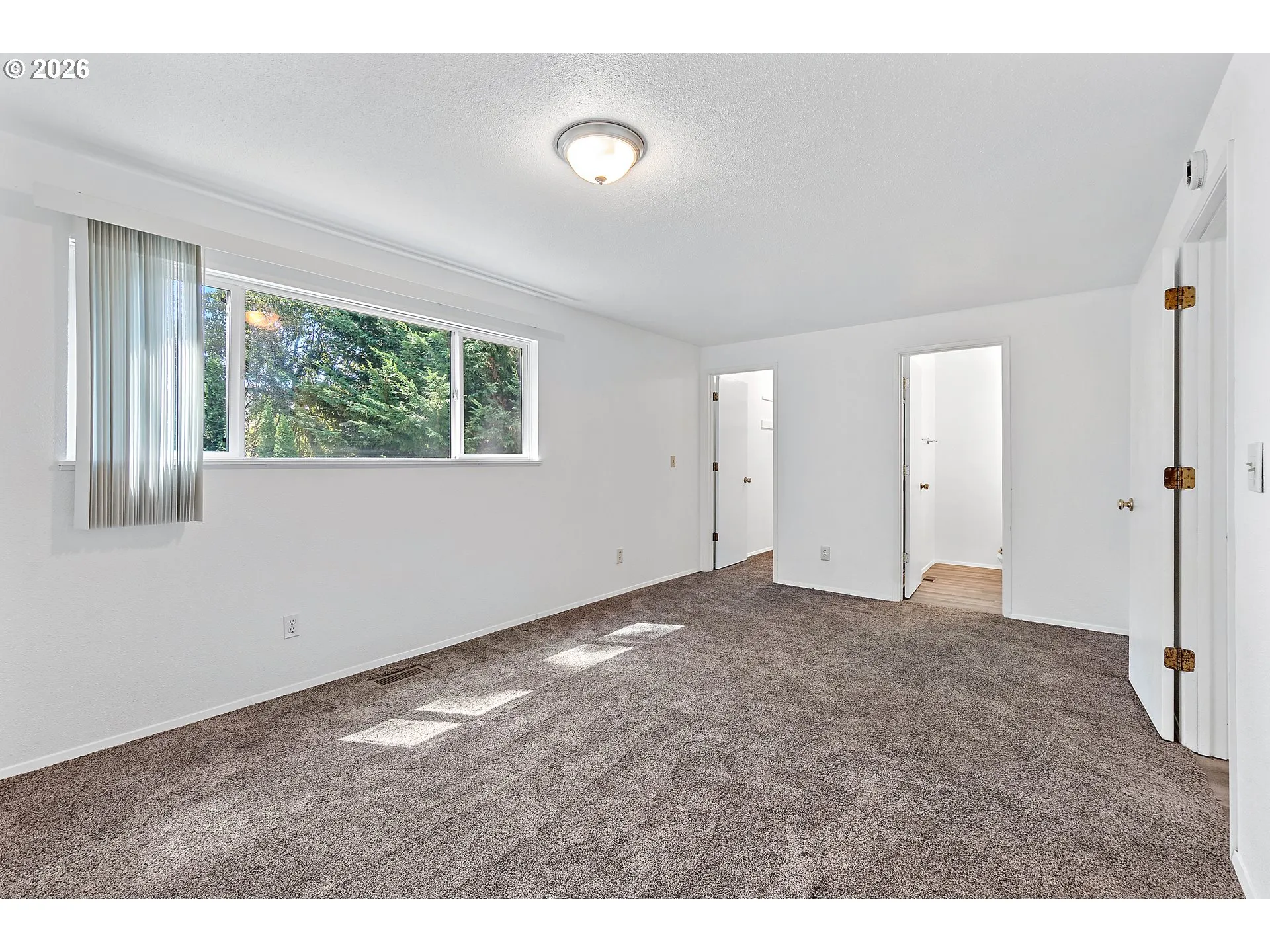 Bedroom, Primary
