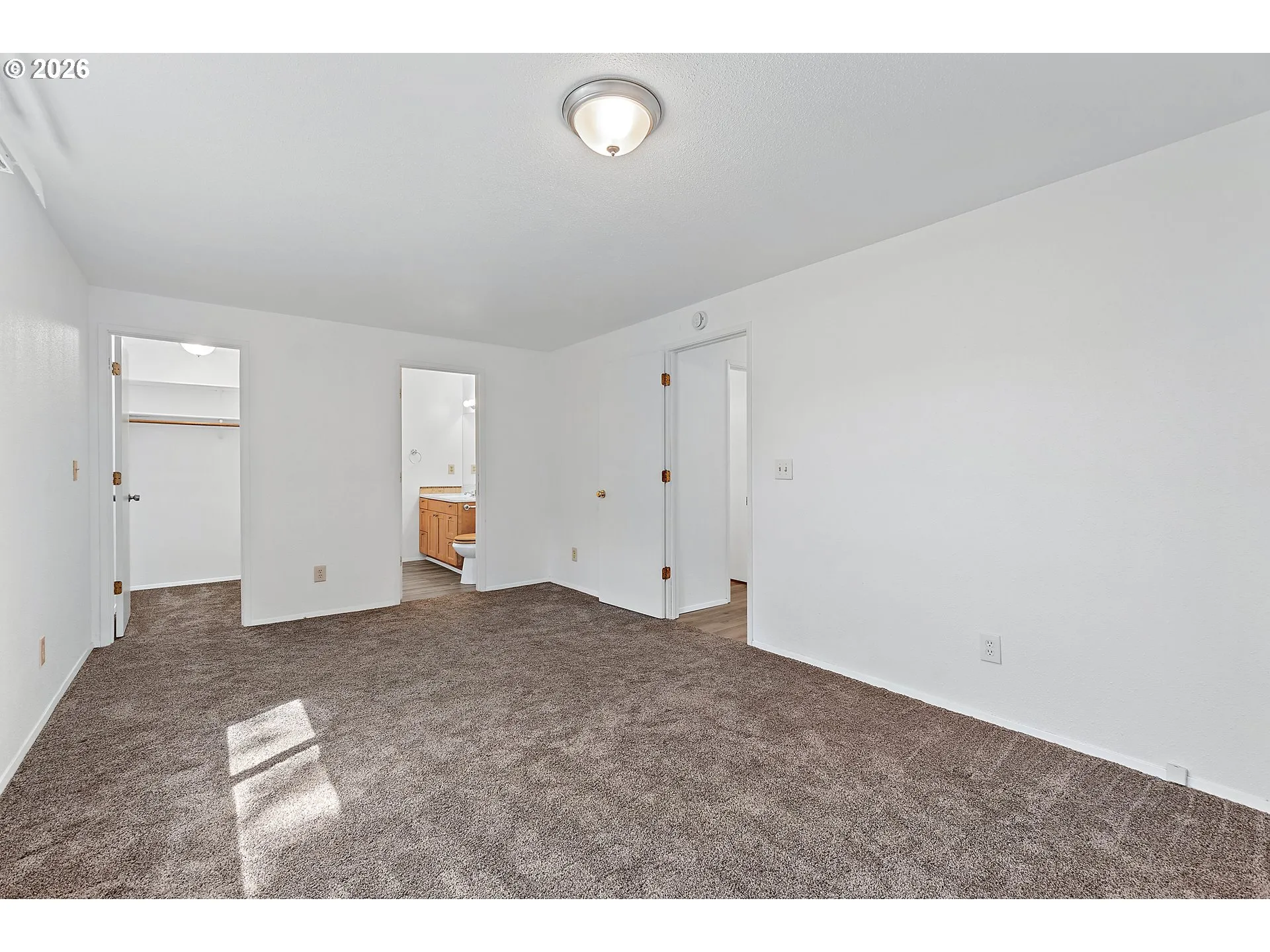 Bedroom, Primary