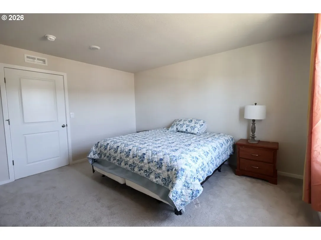 Bedroom, Primary-Upper