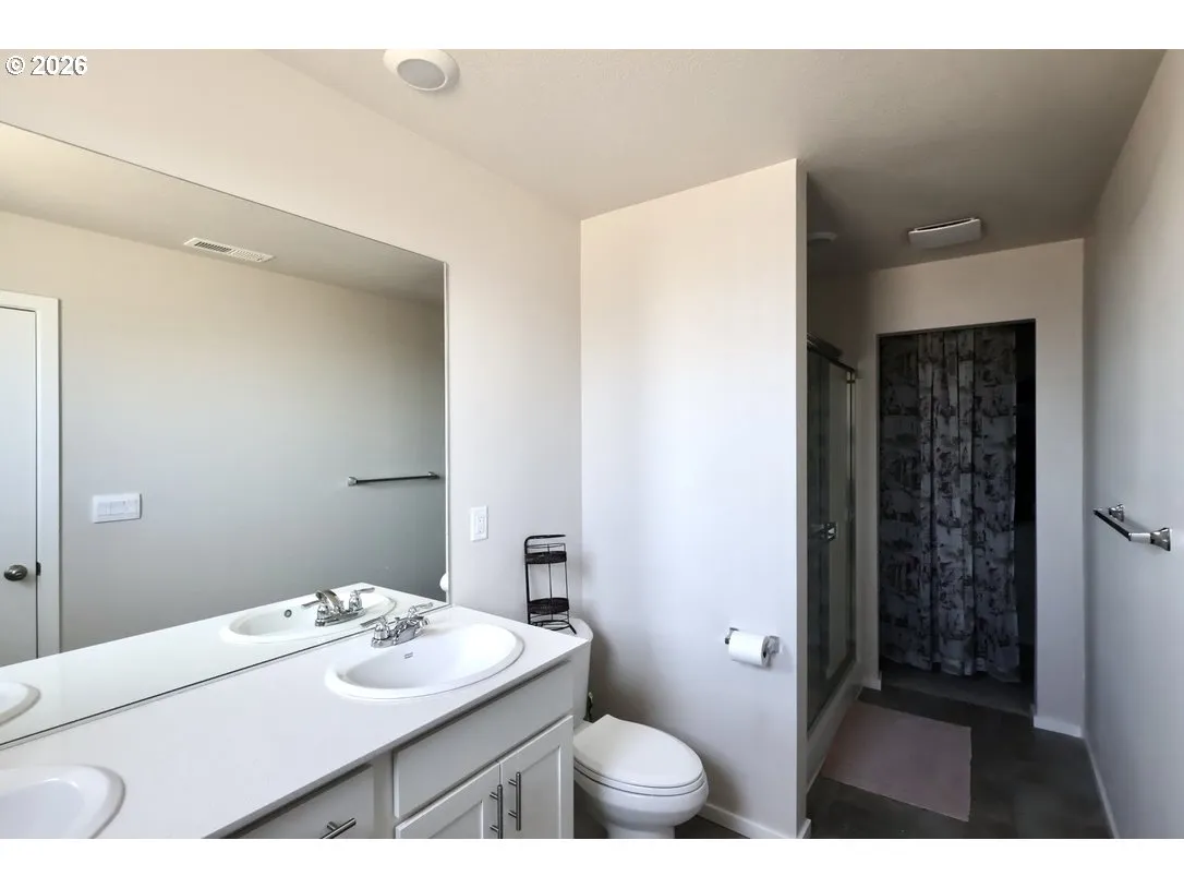 Bathroom-Walk in Shower