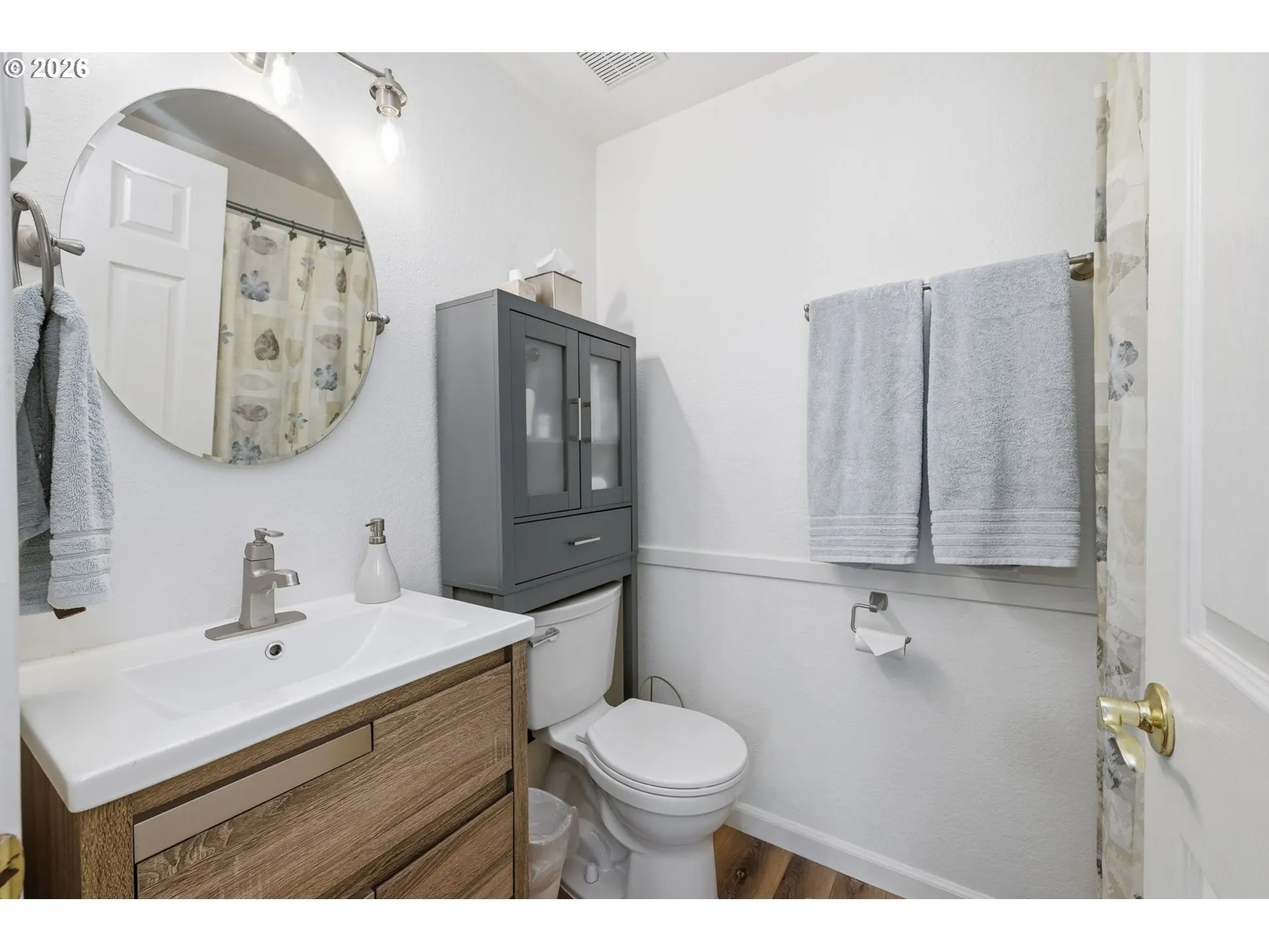 Bathroom-Upper