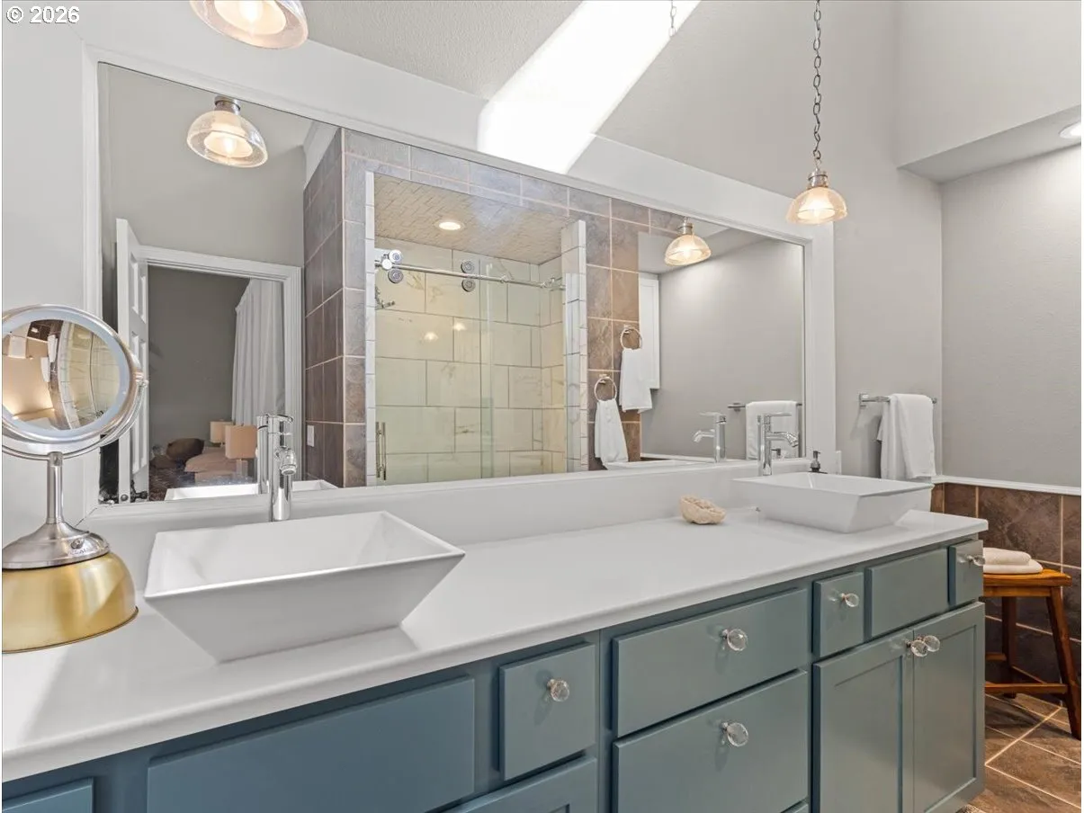 Bathroom, Attached-Double Sinks