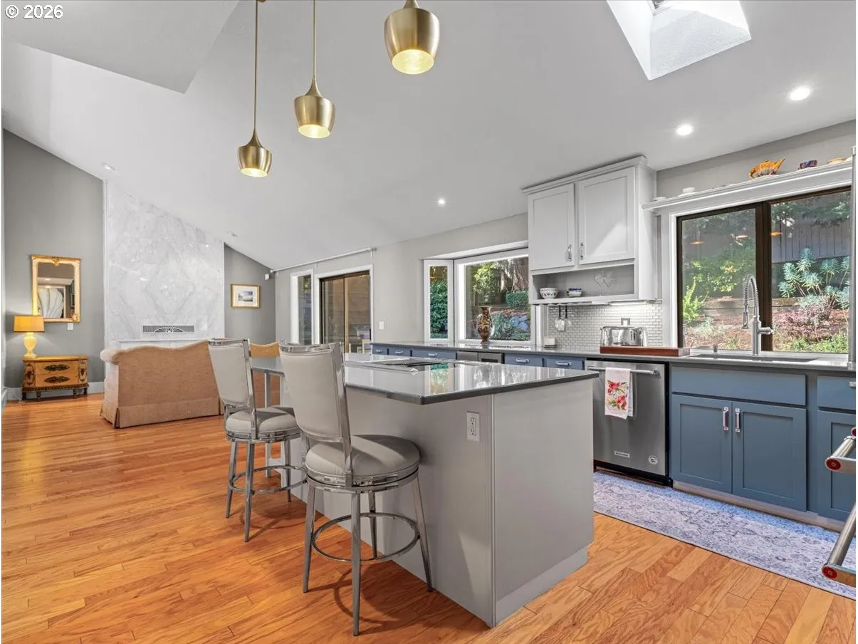 Kitchen-Eating Area