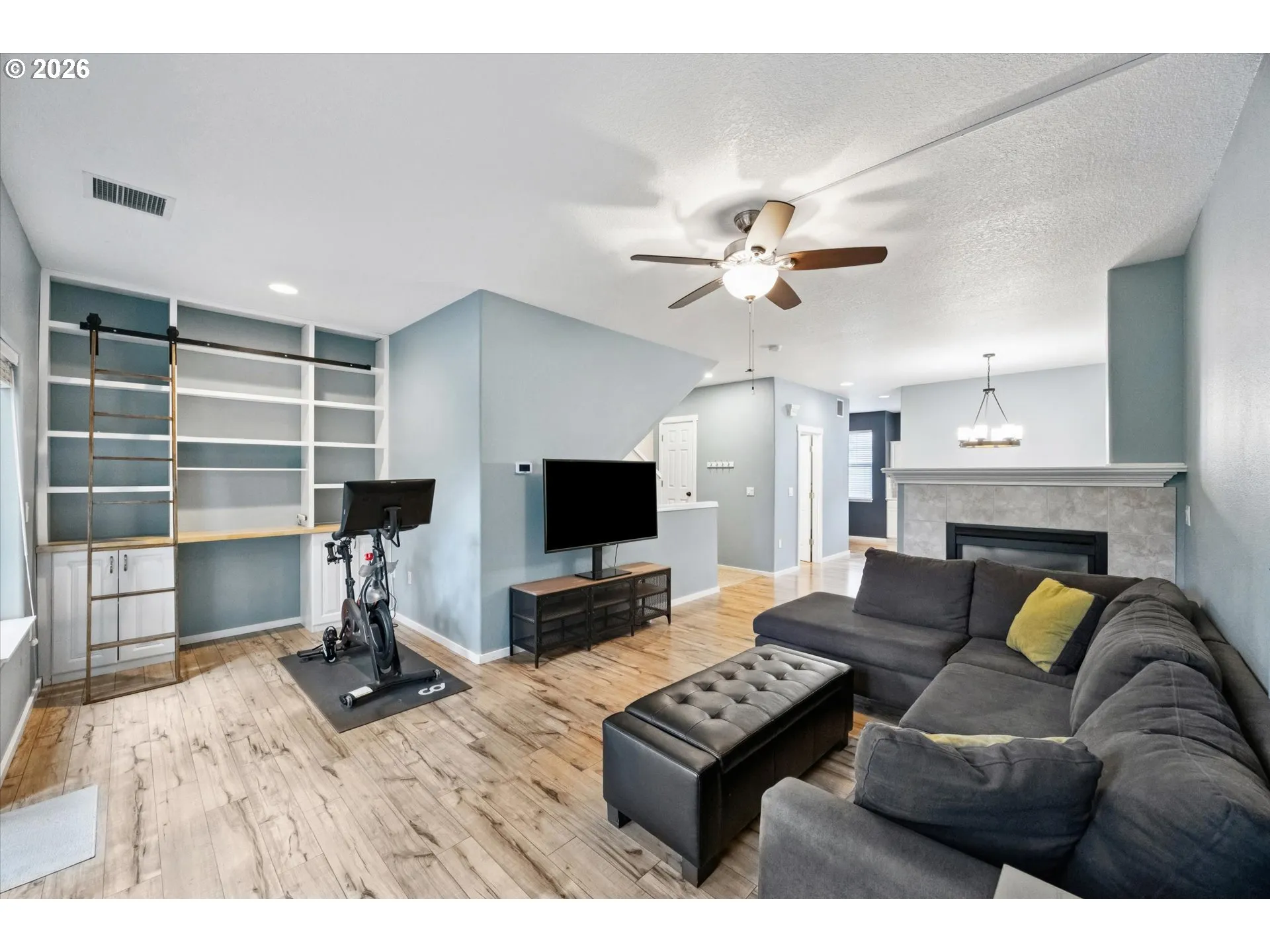 Living Room-Built-In Shelving
