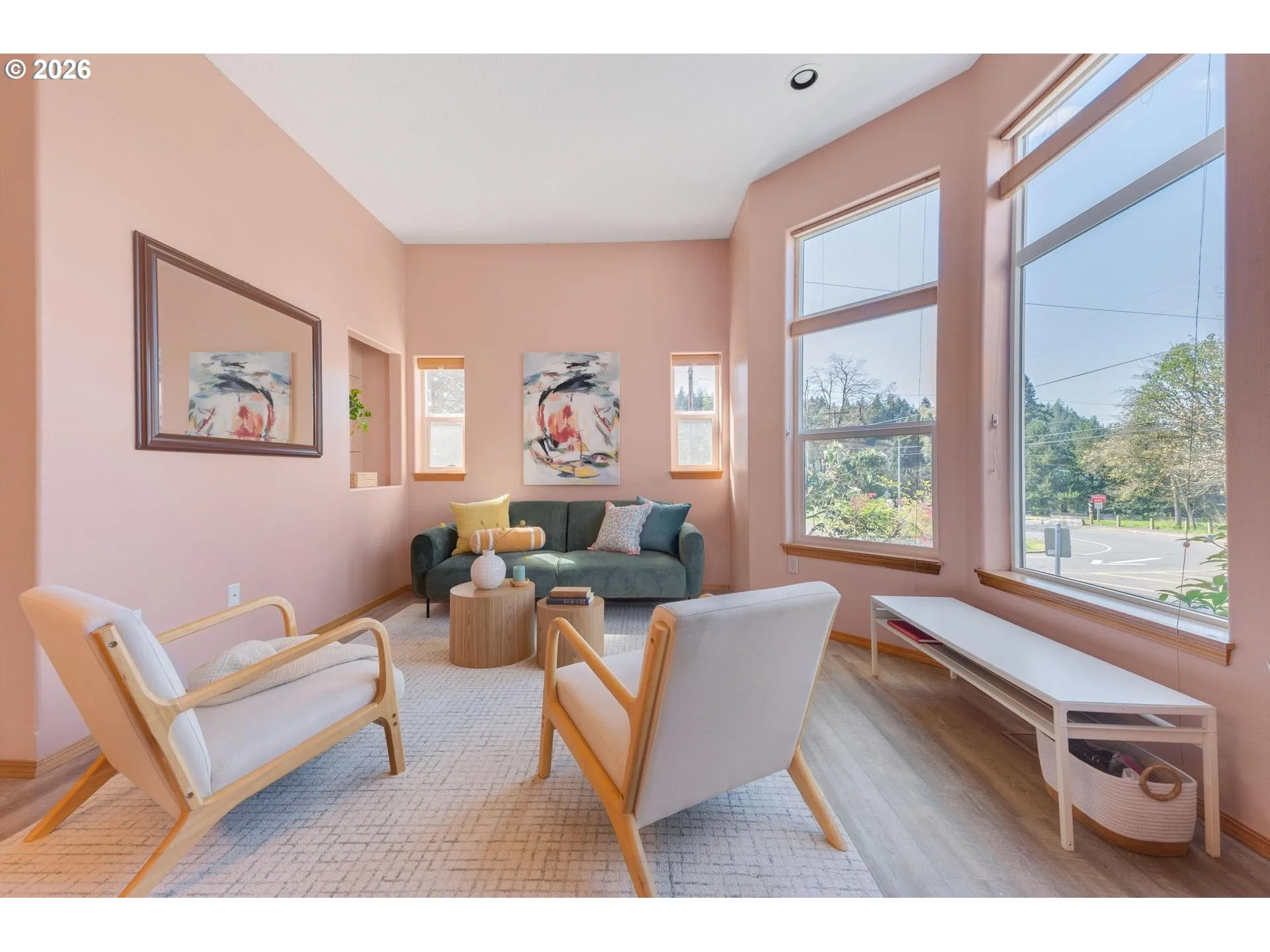 Living Room-Vaulted Ceilings