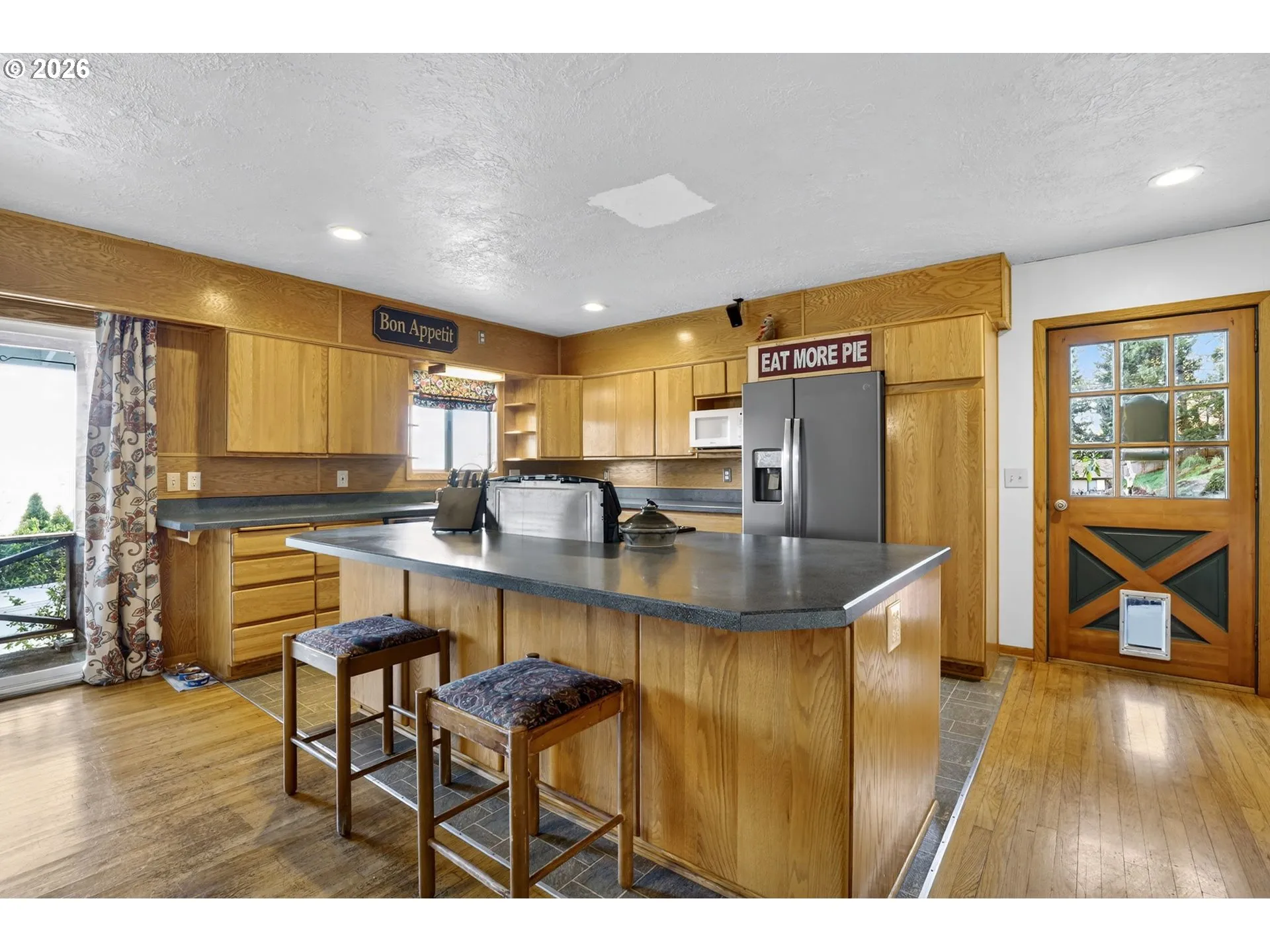 Kitchen-Cooking Island