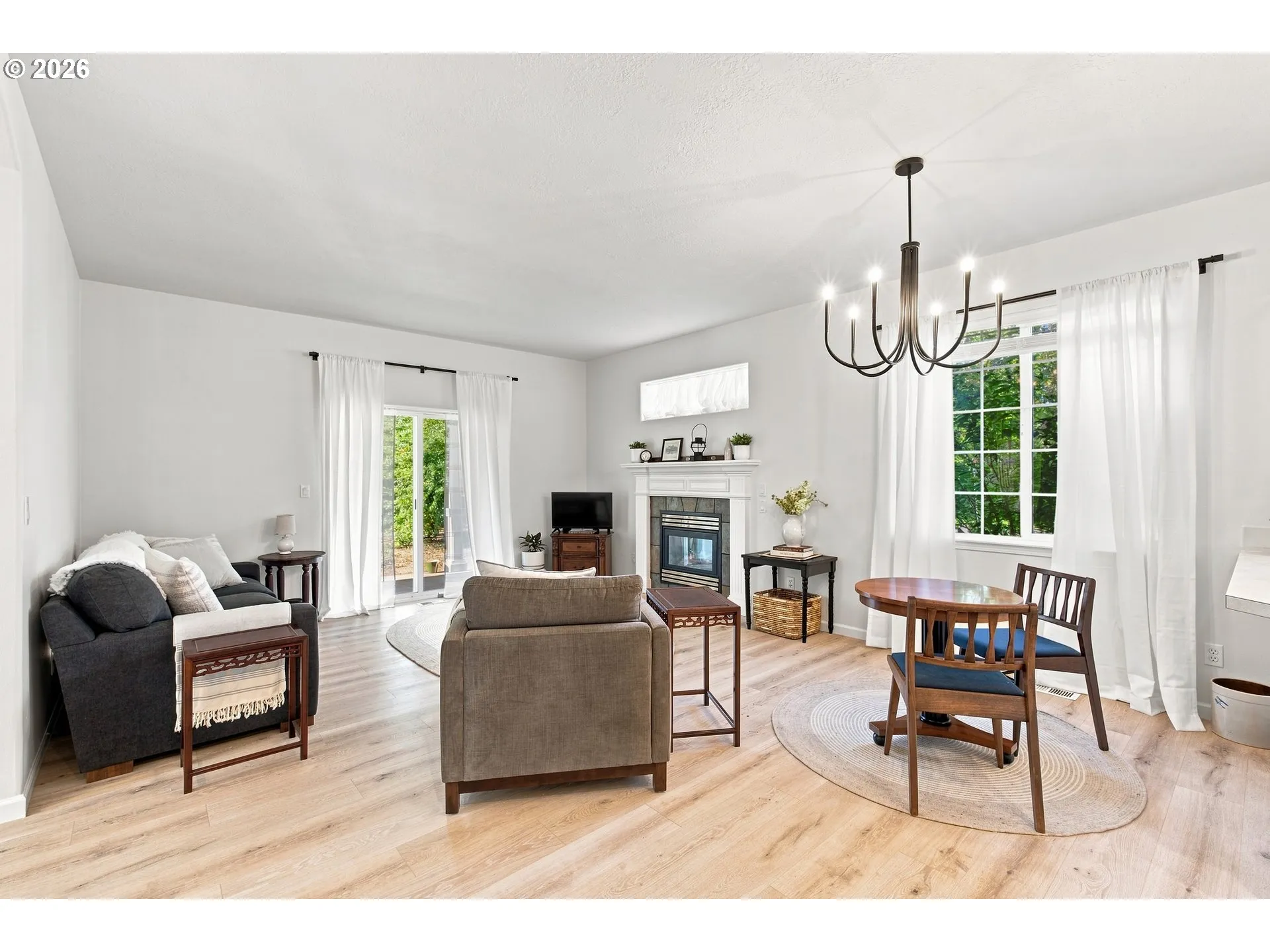 Living Room/Dining Room