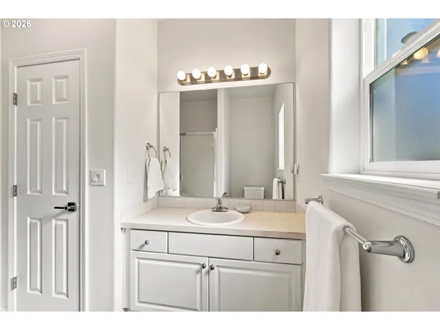 Bathroom, Attached