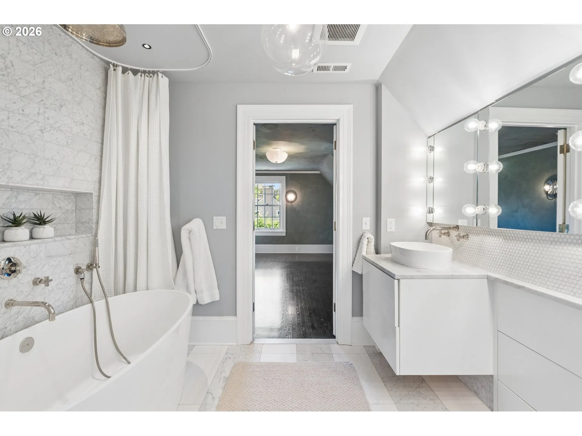 Bathroom-Upper
