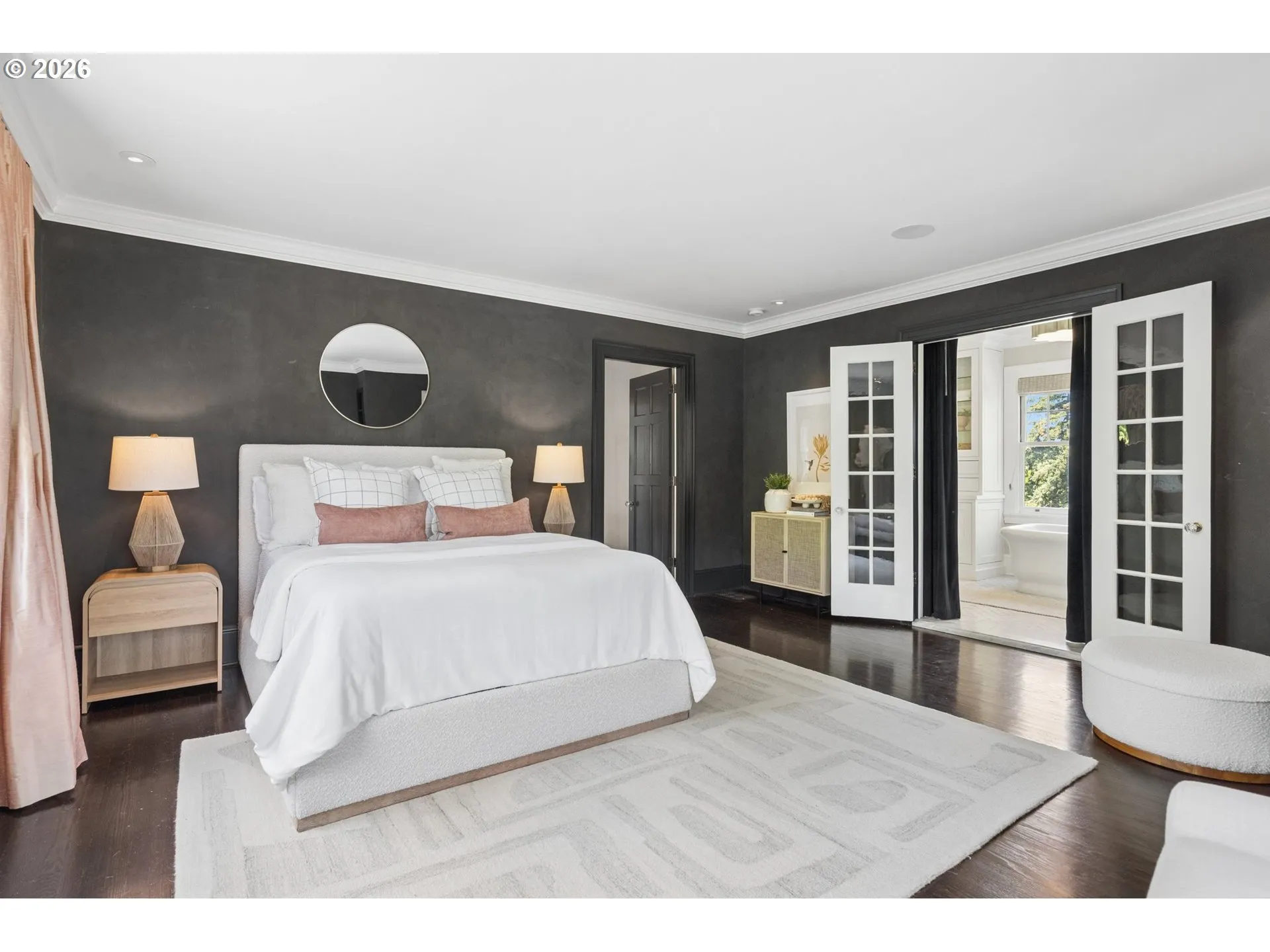 Bedroom, Primary